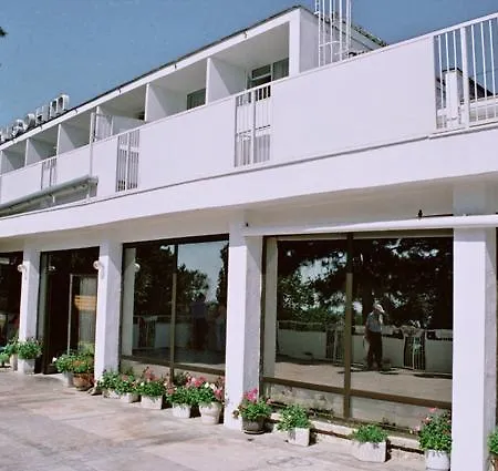 فندق Horizont 2*