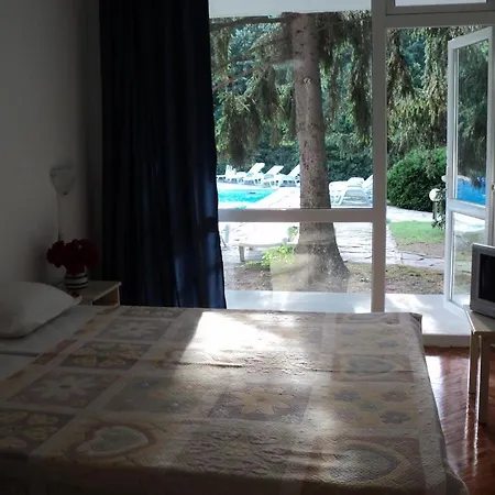 فندق Horizont 2*